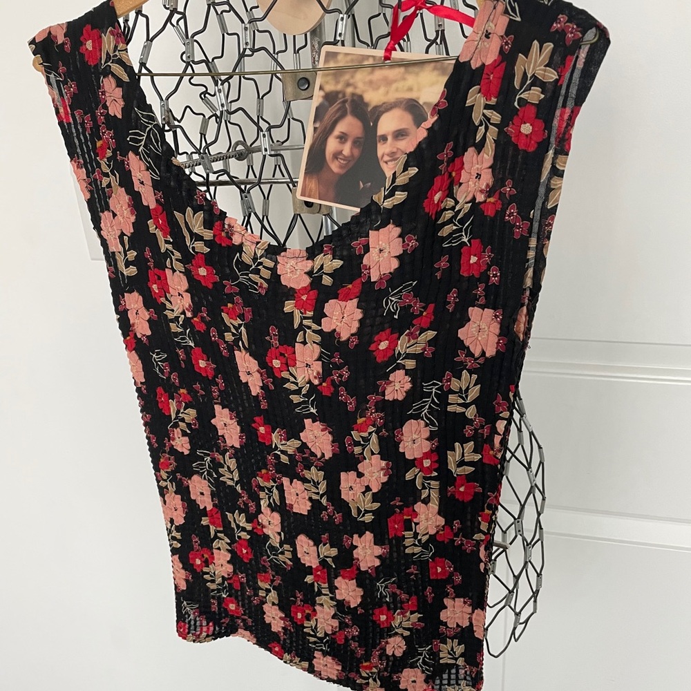 Vintage sleeveless top